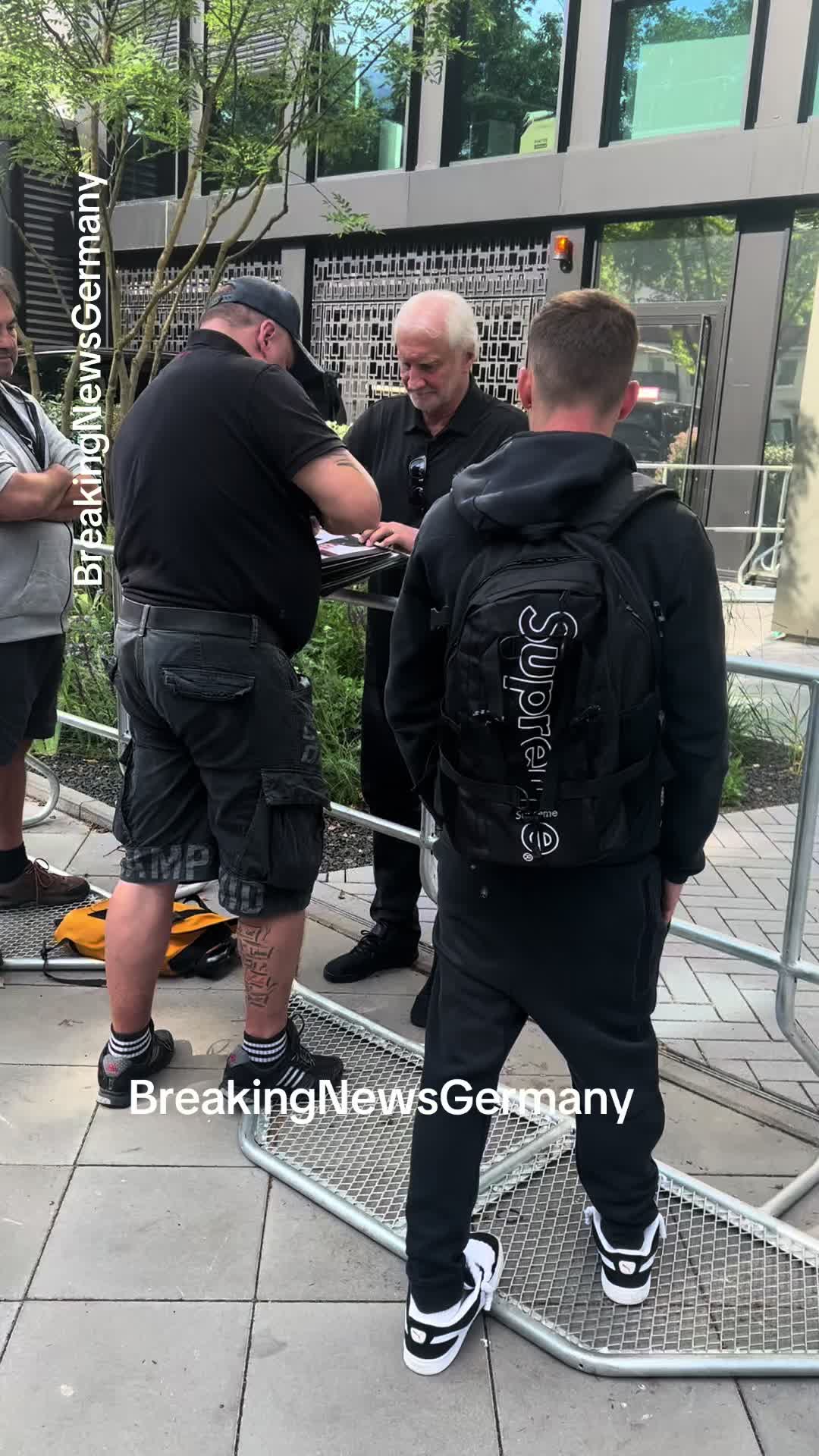 @BreakingNewsGermany3