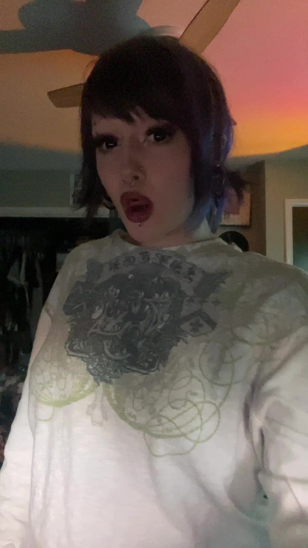 @unbecomingd0lly