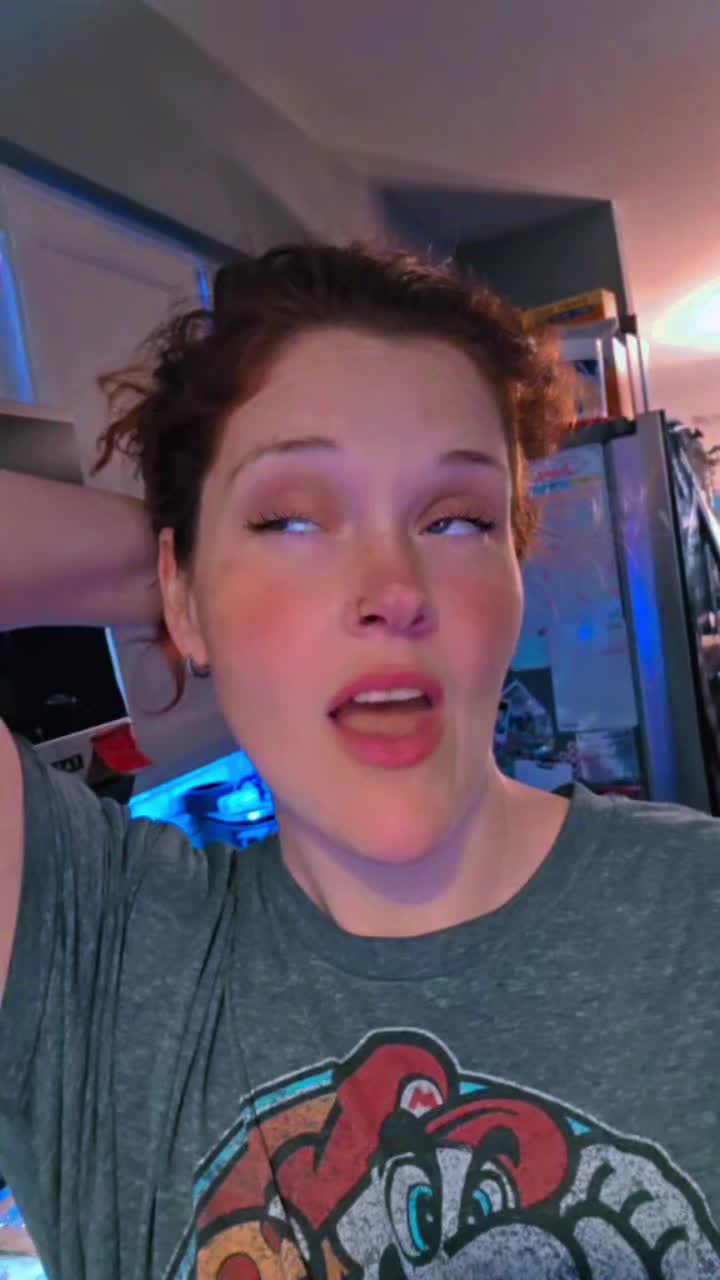 @Kaitlyn🌊💜💚