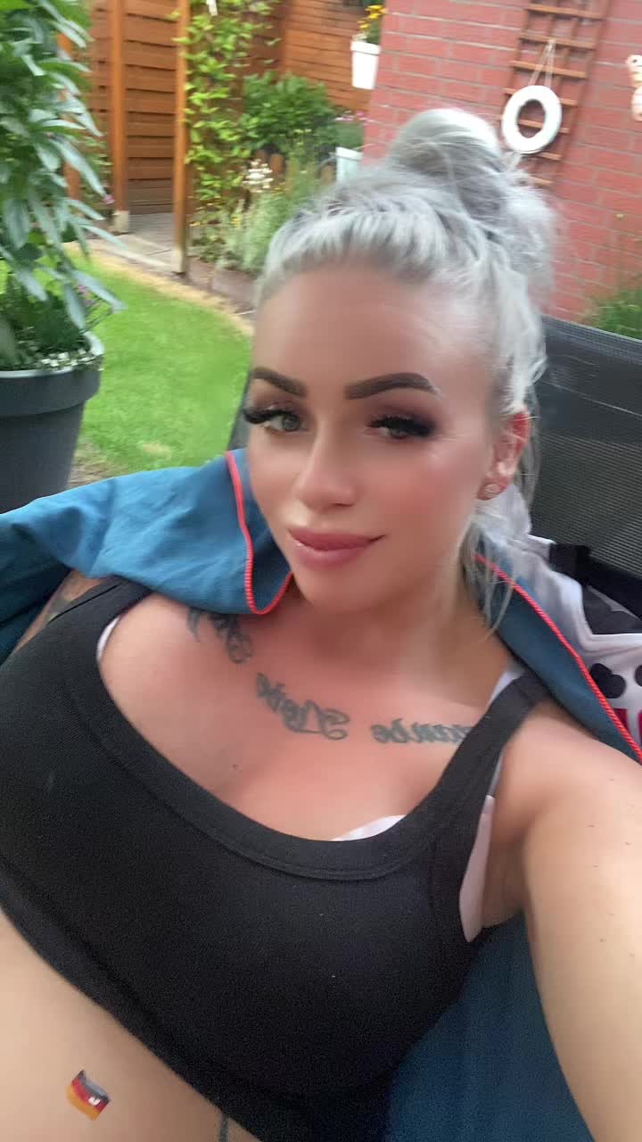@Nini_one