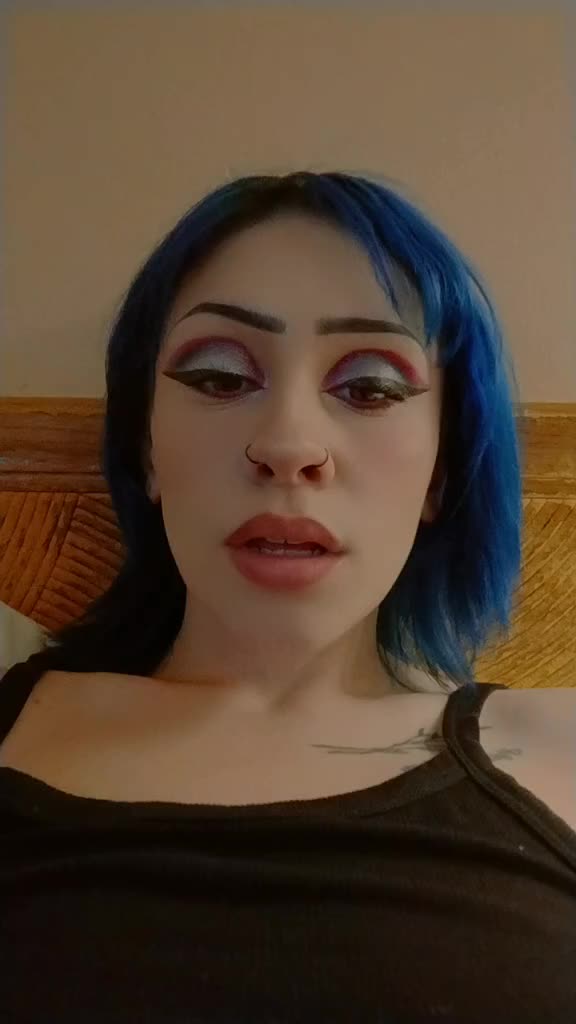 @izzy_honeyy
