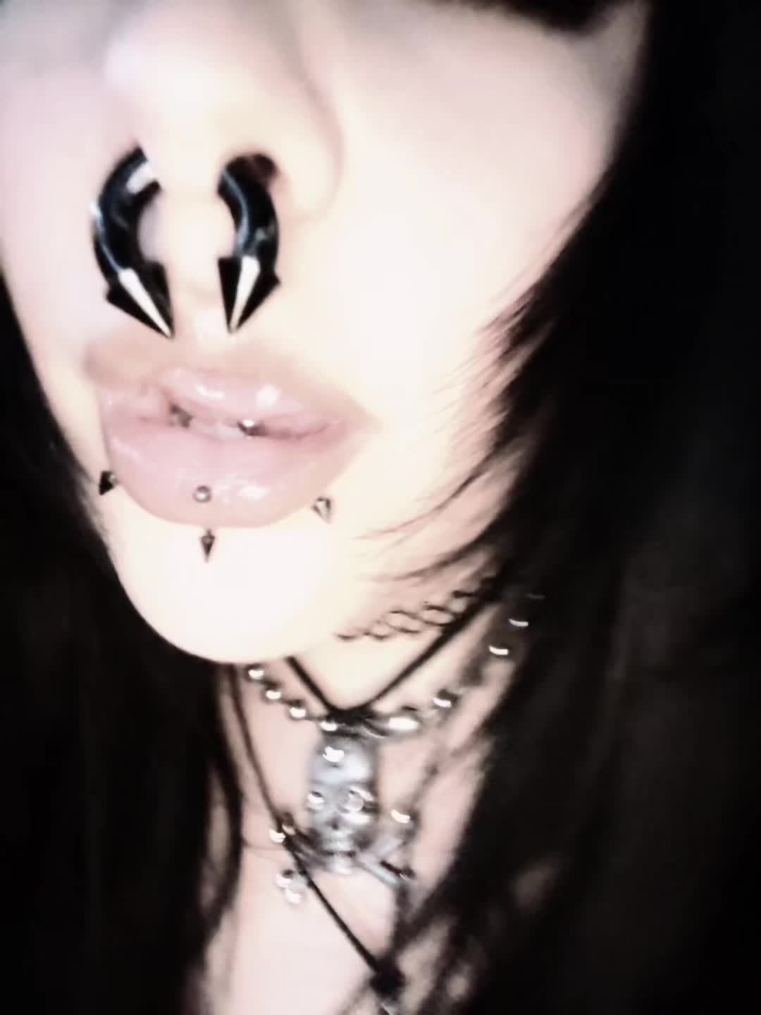 @🧟♀️ ☣︎ ☠︎︎ ☣︎🧟♀️