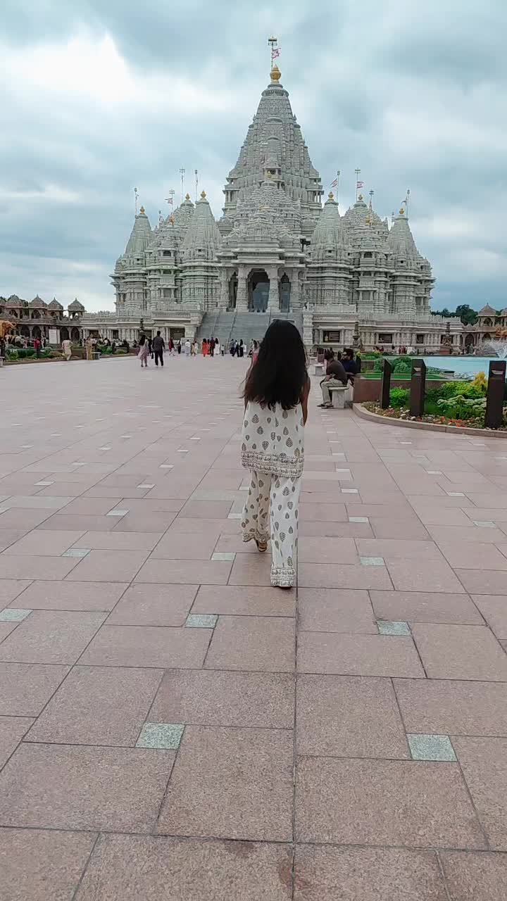 @Nisha Chaudhary🇳🇵🇺🇸