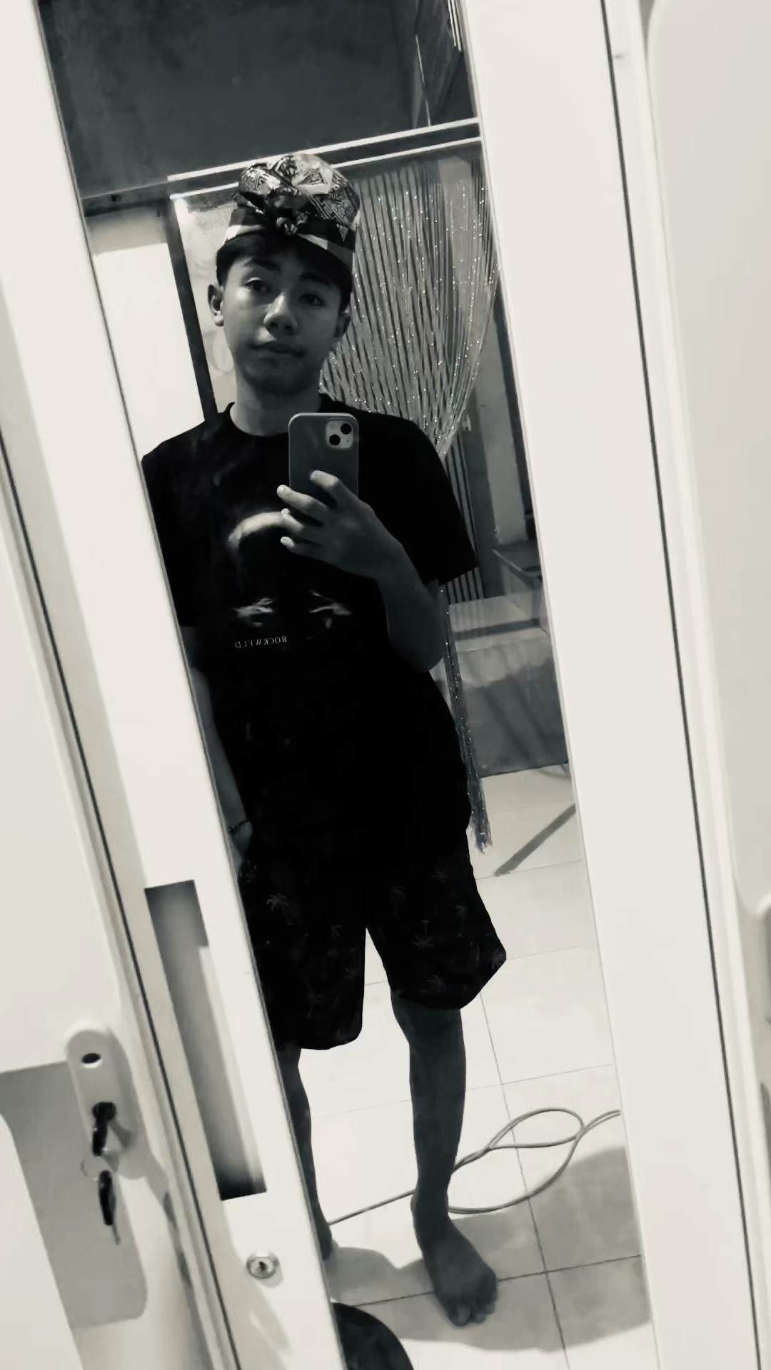 @kyy 🕷️