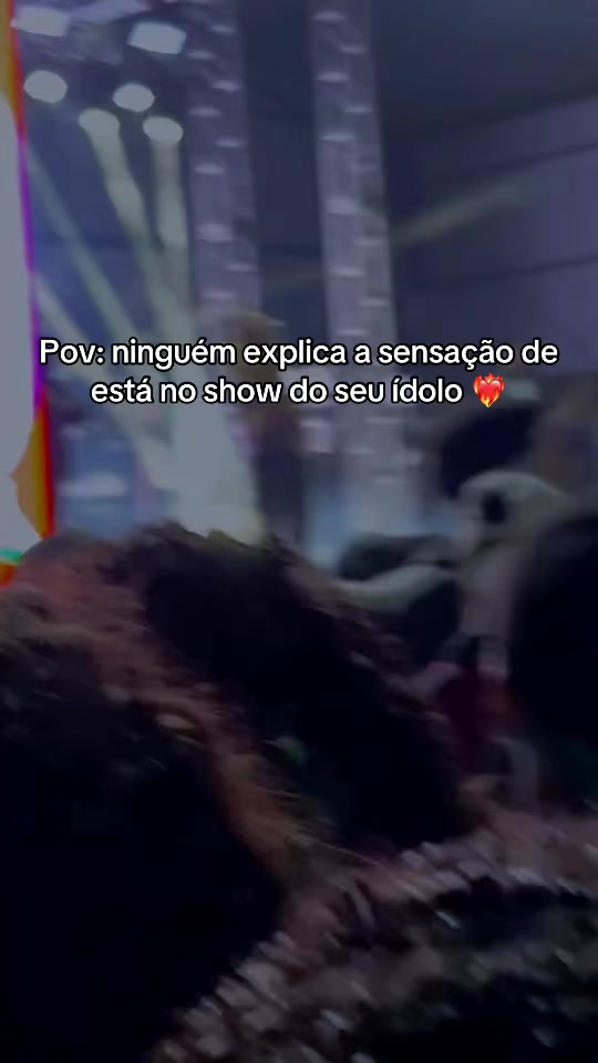 @ajuliaoficial_