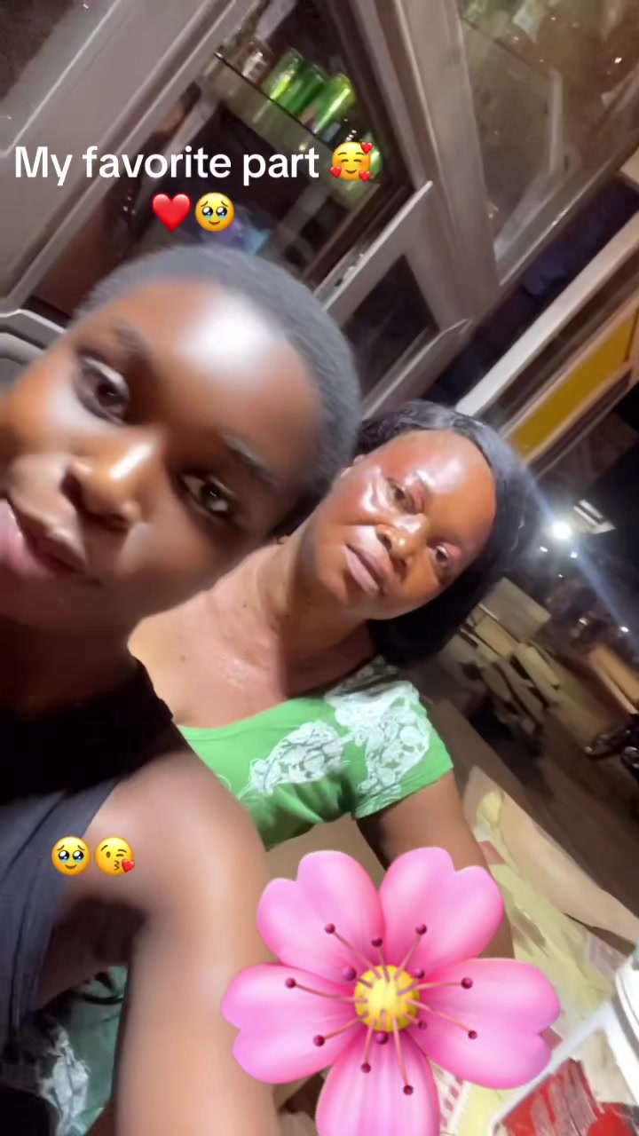 @Yaa 🦋Rhod 👩❤️💋👩🥰🥰