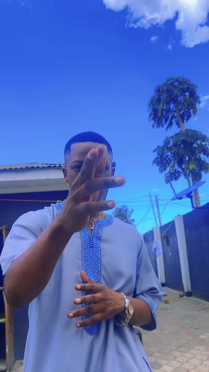 @CHOLO KOBISI DIKU