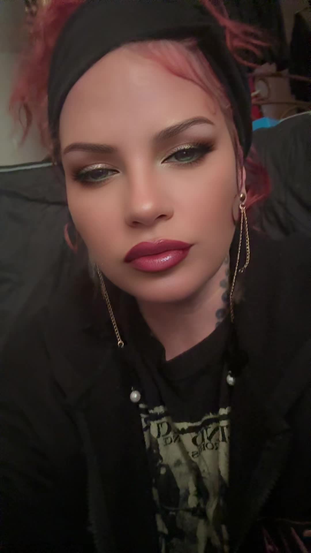 @CaptainBella