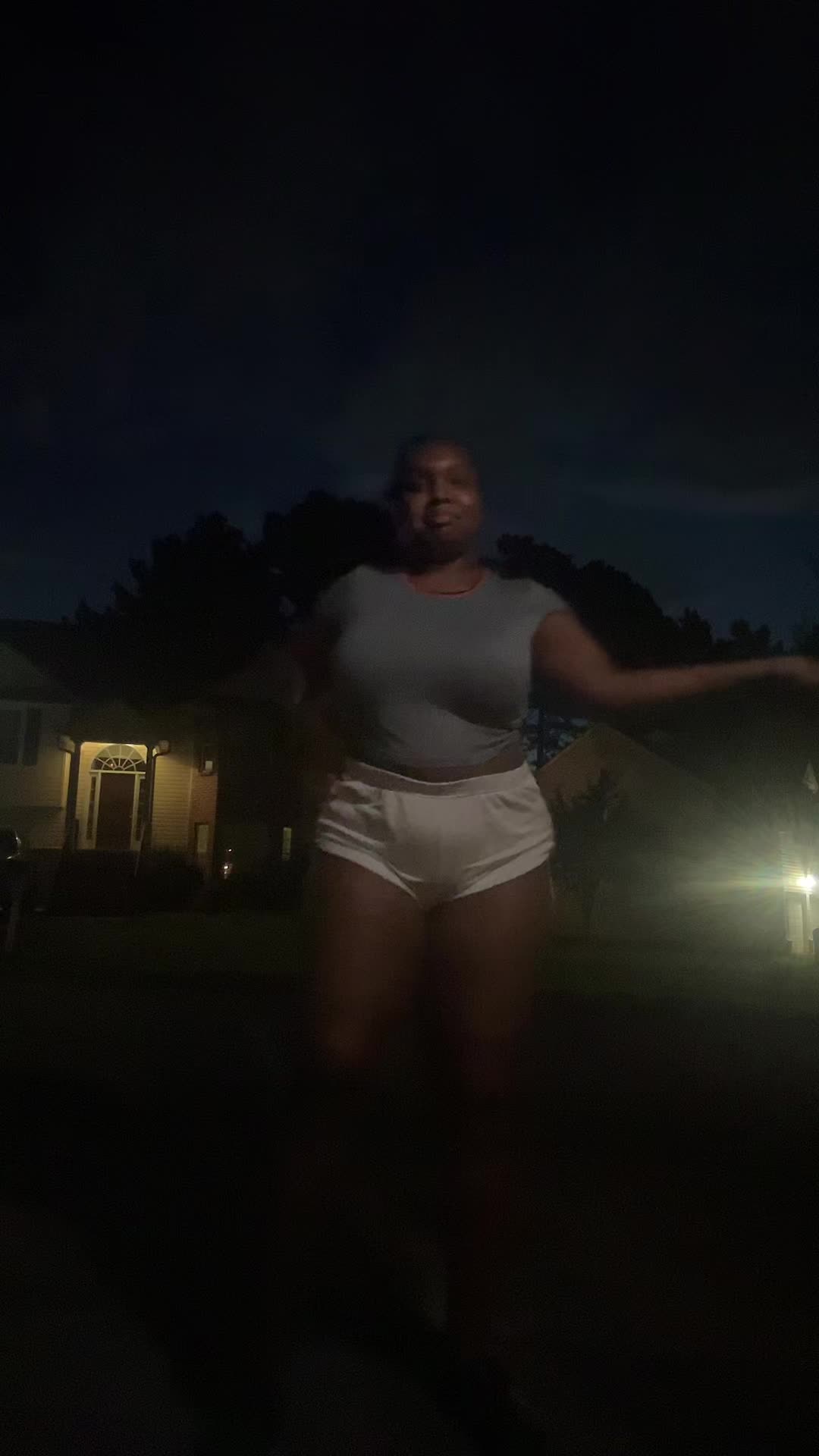 @Prettylil_ayanna15