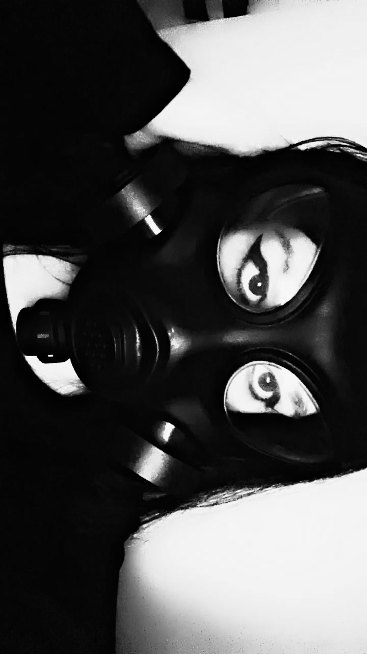 @𝓀𝑒𝓃𝓃𝒾 🖤🦇