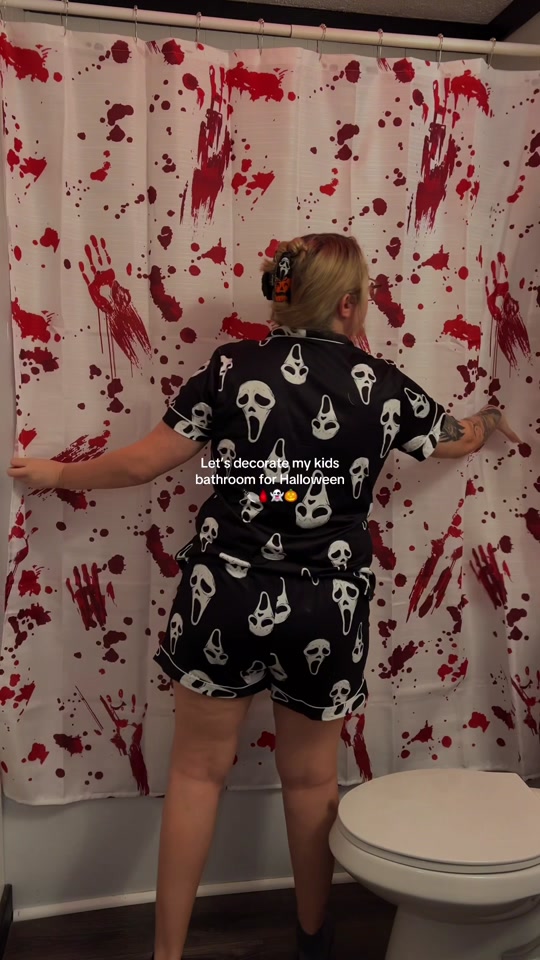 @Spooky Sara🦇🎃