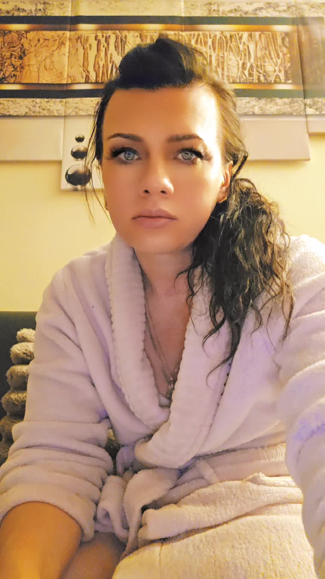 @💕𝒜𝓃𝓃𝒶 💕