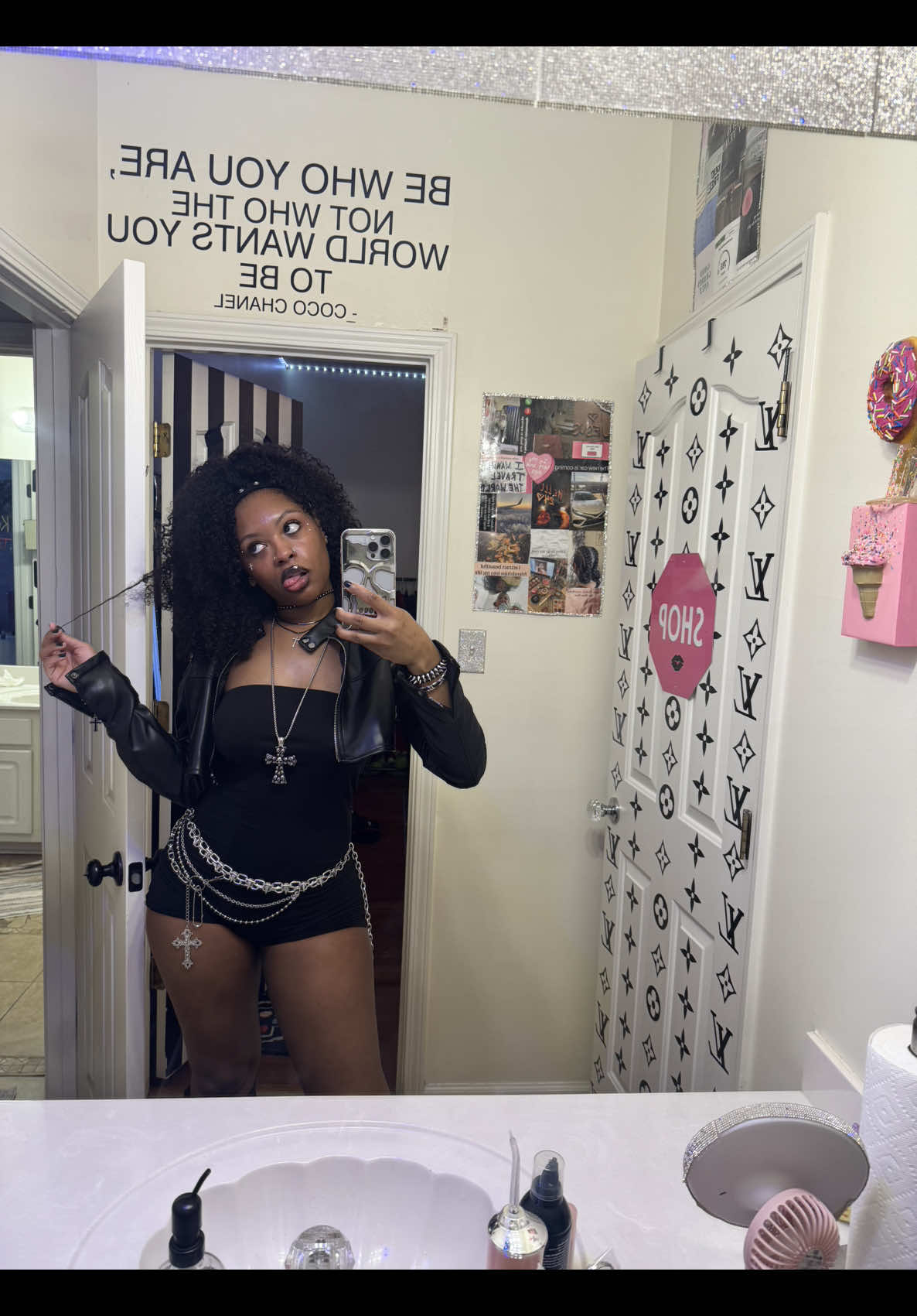 @Rockstar Kira👩🏼&zwj;🎤.