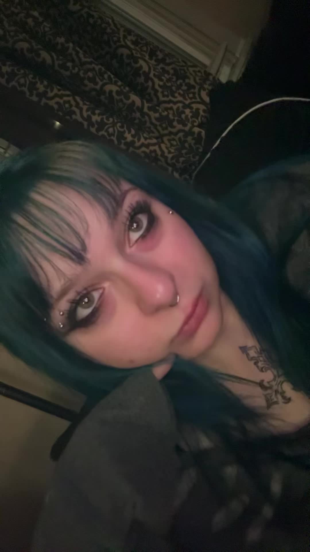@alayzsaa