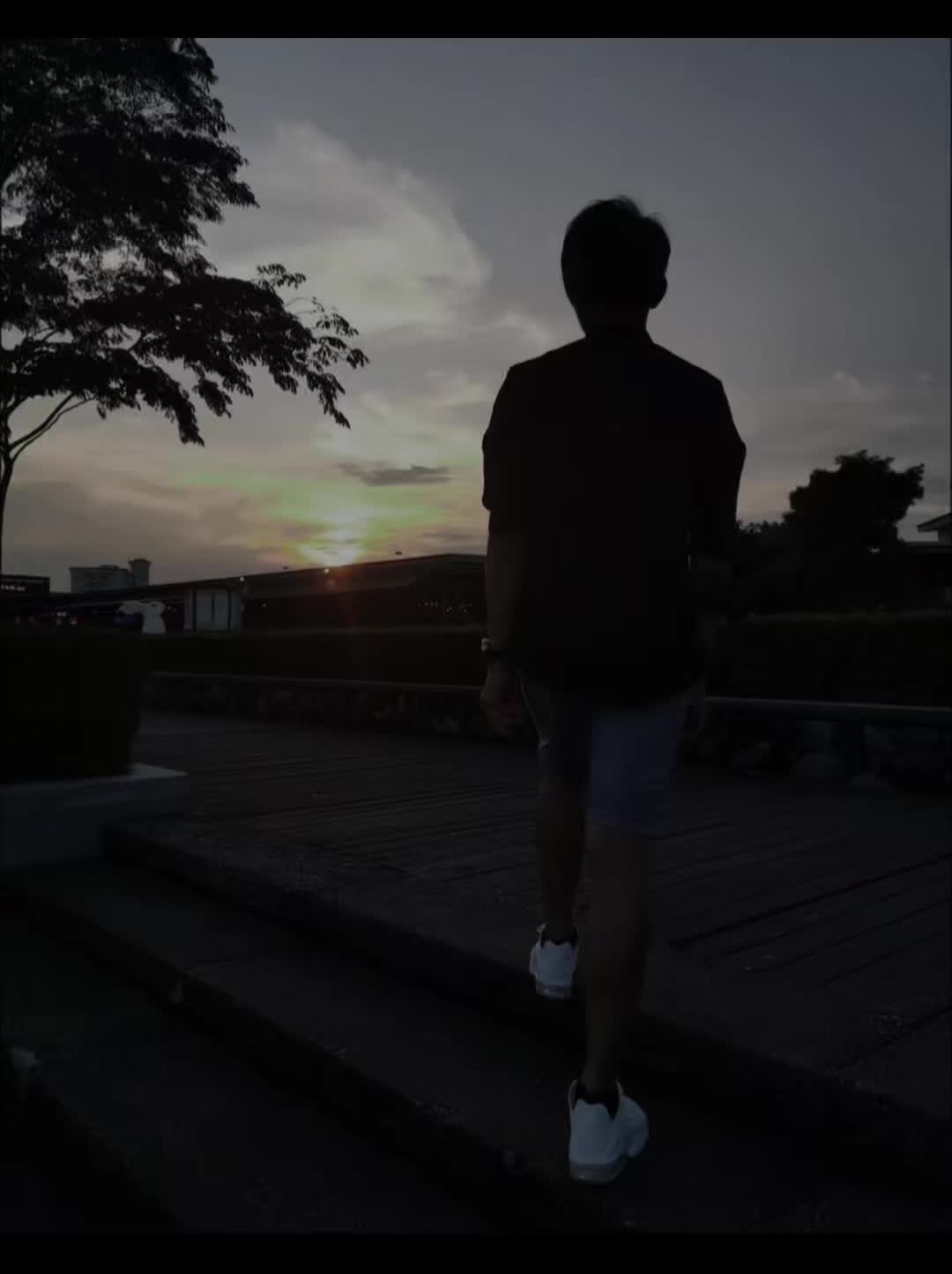 @灿若☪︎欣晨