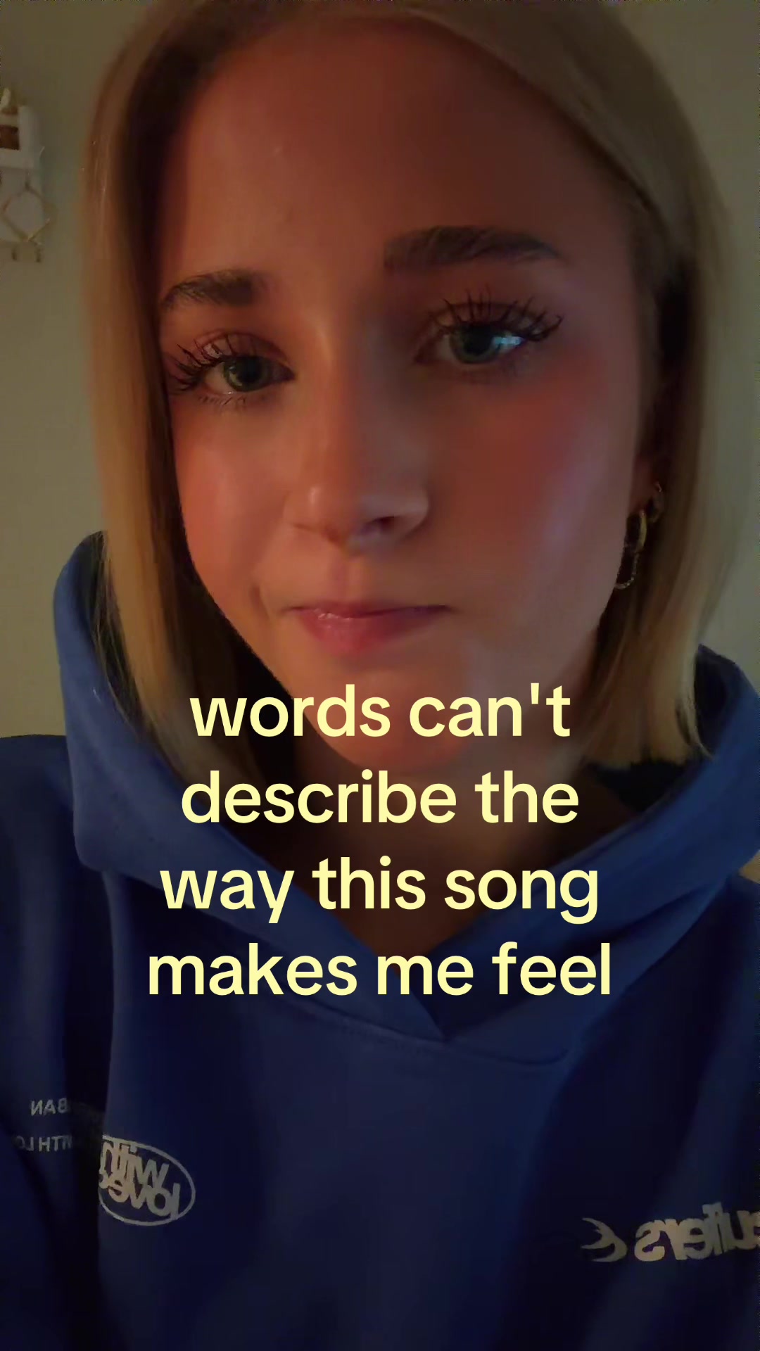 @theelliebarker