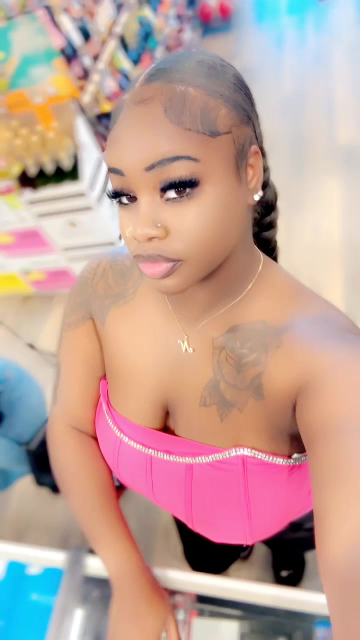 @tharealniaa