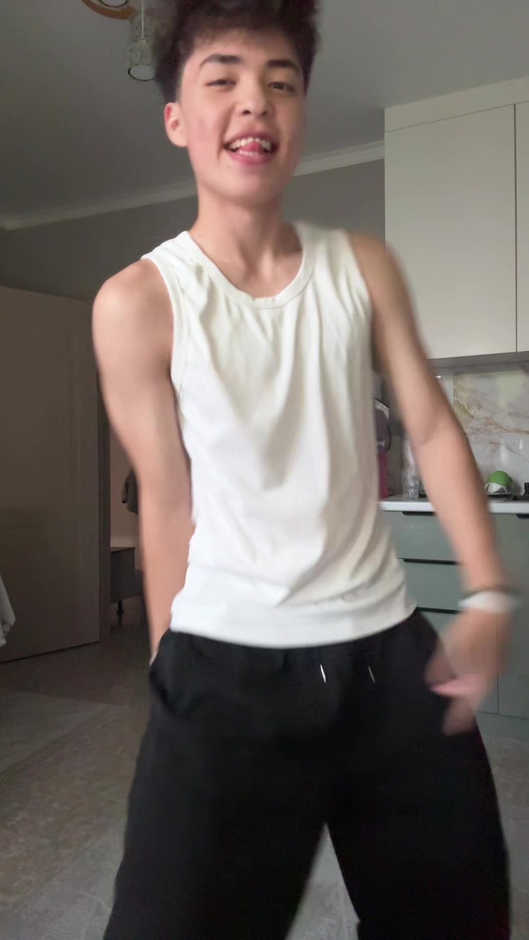@мадик дэнс🕺🏻