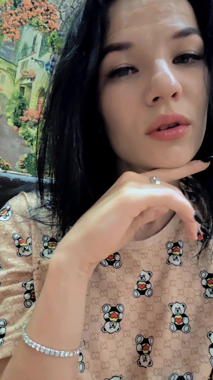 @Anya_Kotik