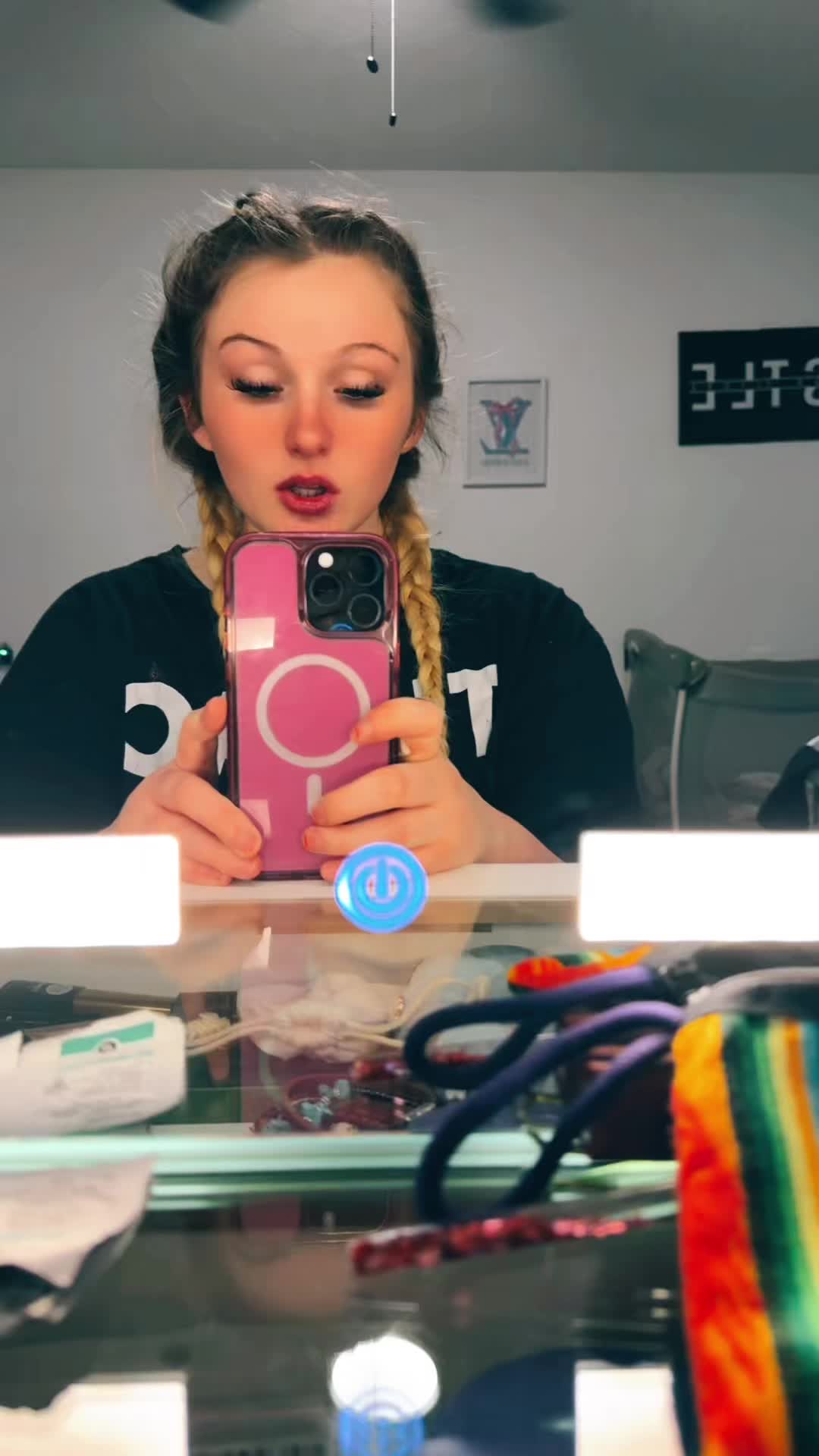 @Anna🖤😈
