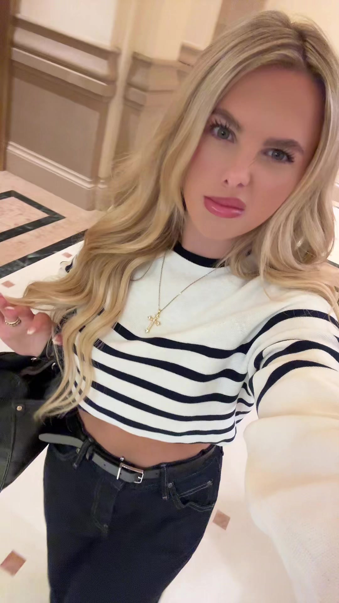 @elliebluegregoria