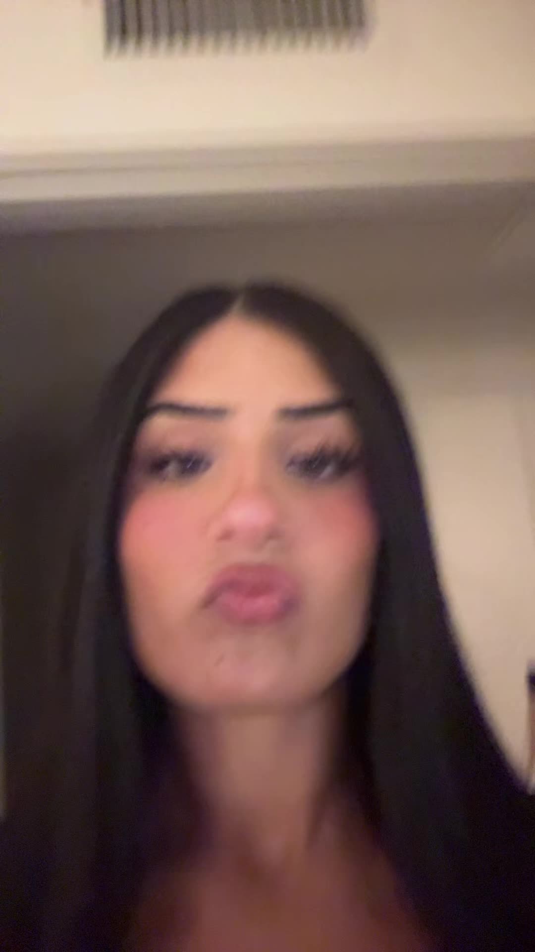 @🍍
