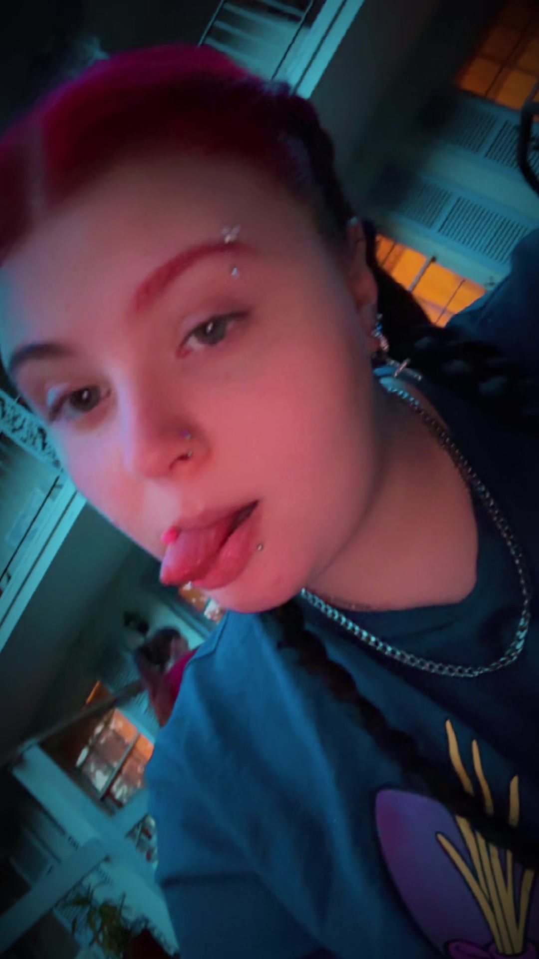@️