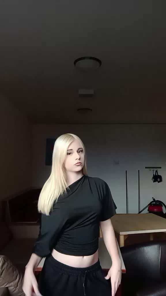 @𑣲𝐋