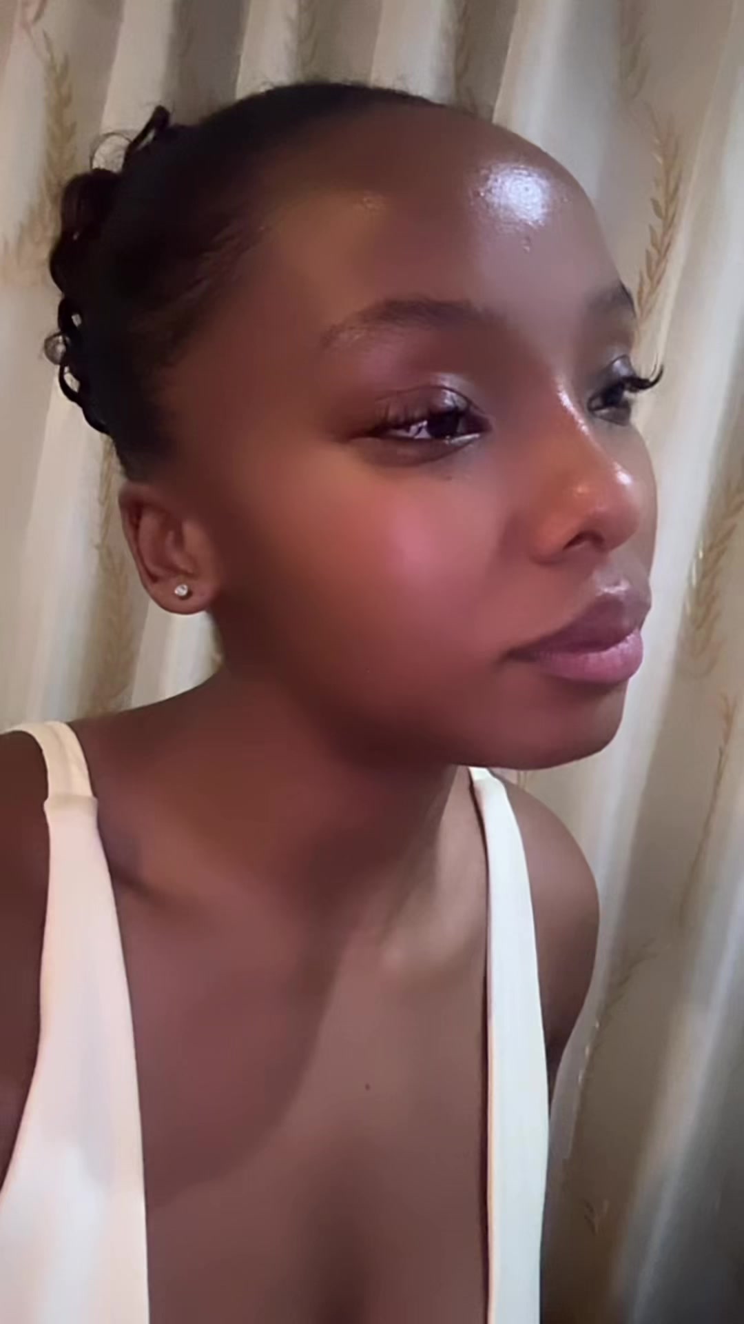@KhanyaMzobe