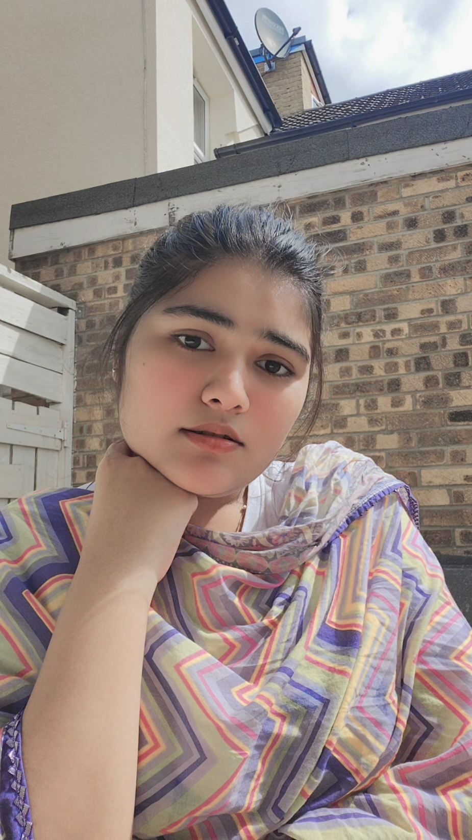 @LARAIB