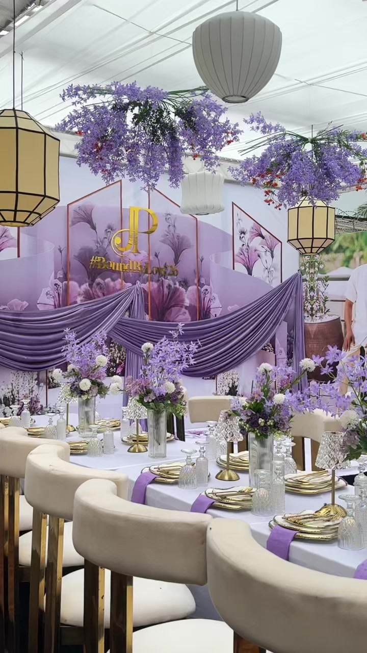@Kinani Floral