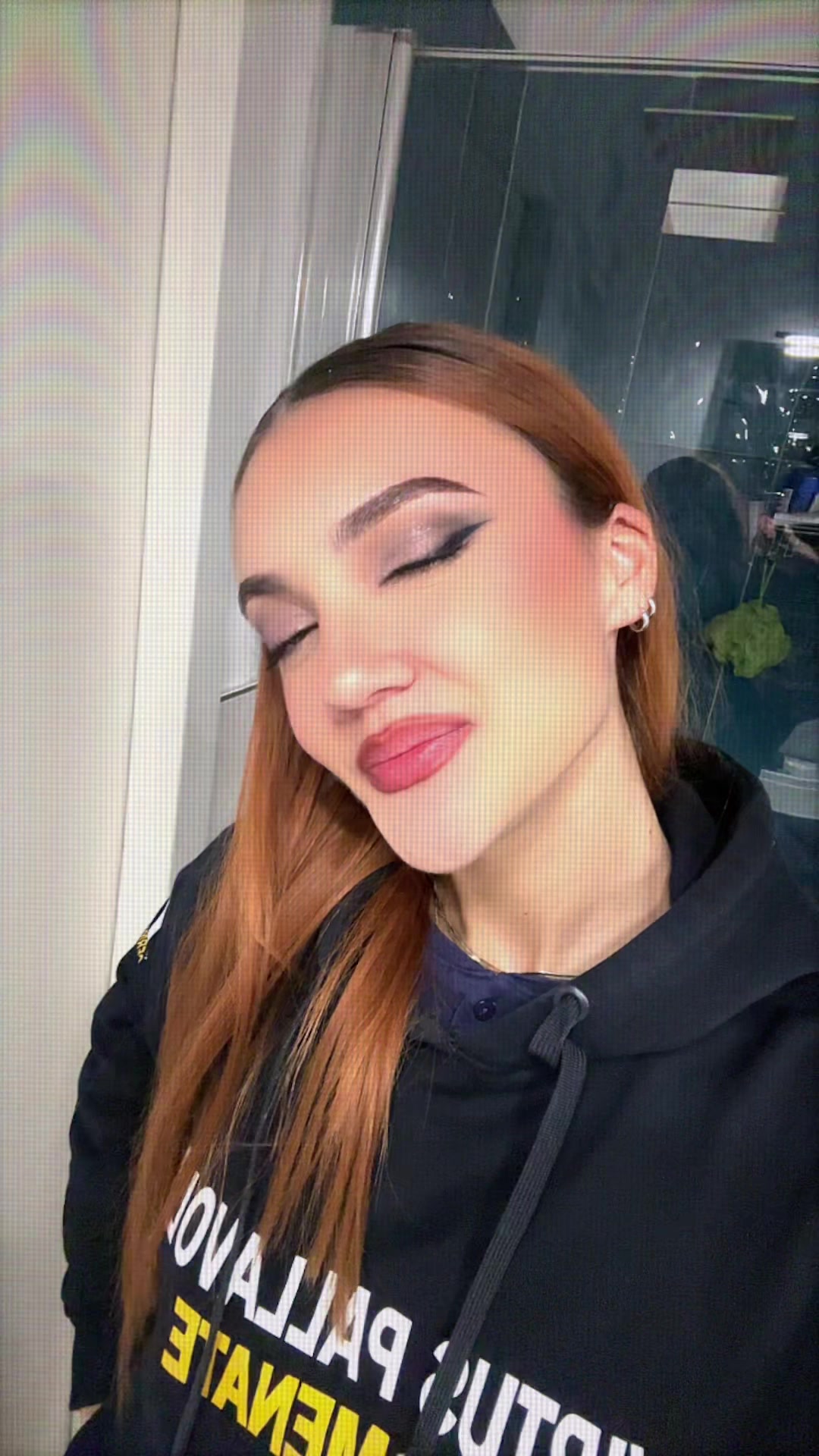 @G R