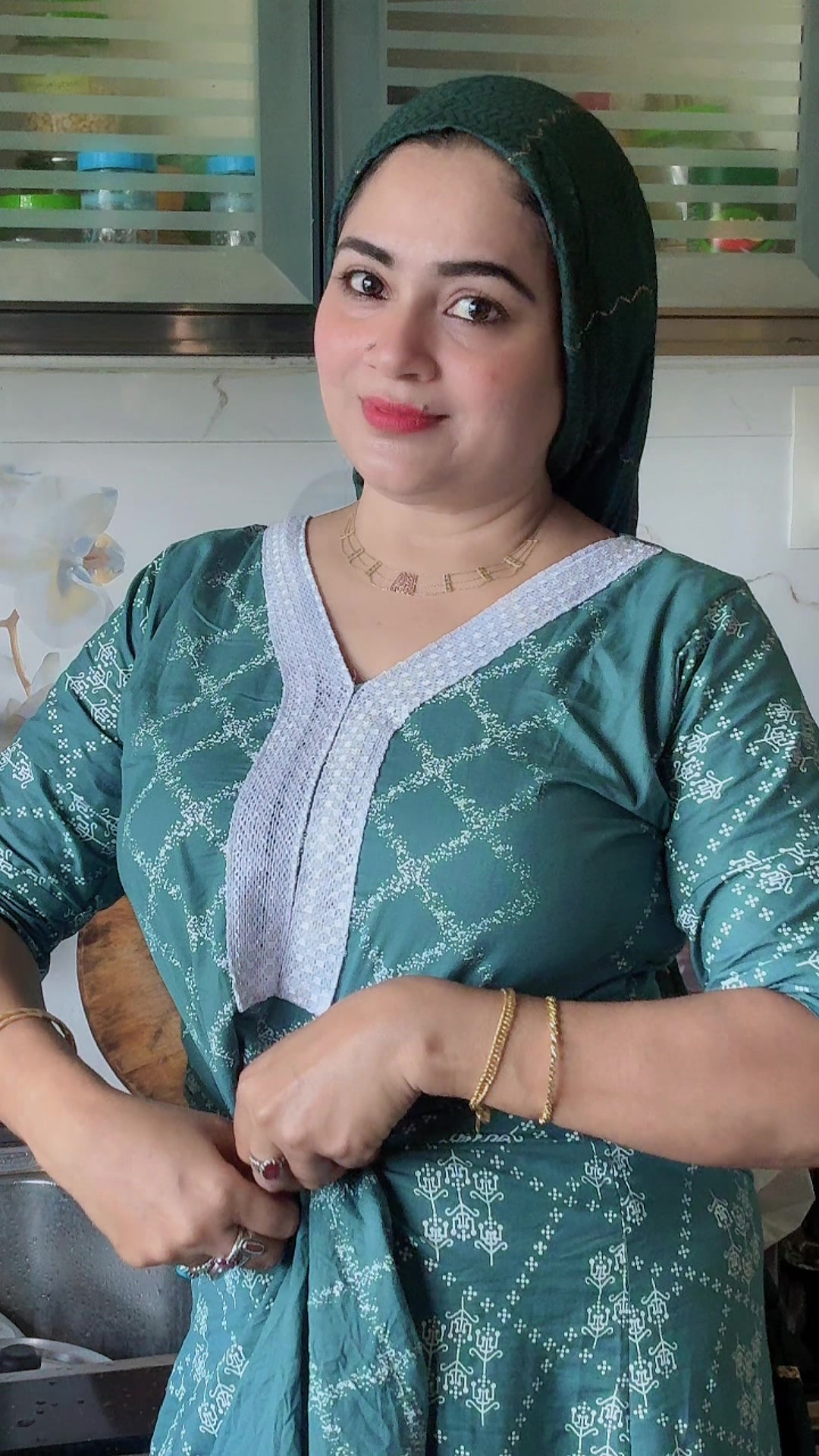 @പോന്നു മിന്നു