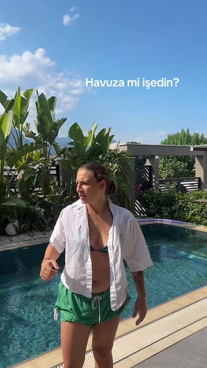 @Aylin Erdem