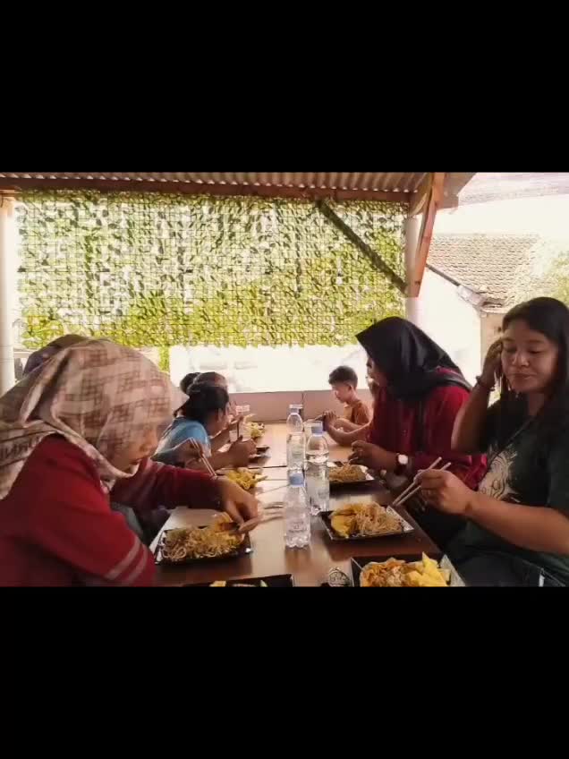 @Mie Pedas Comel