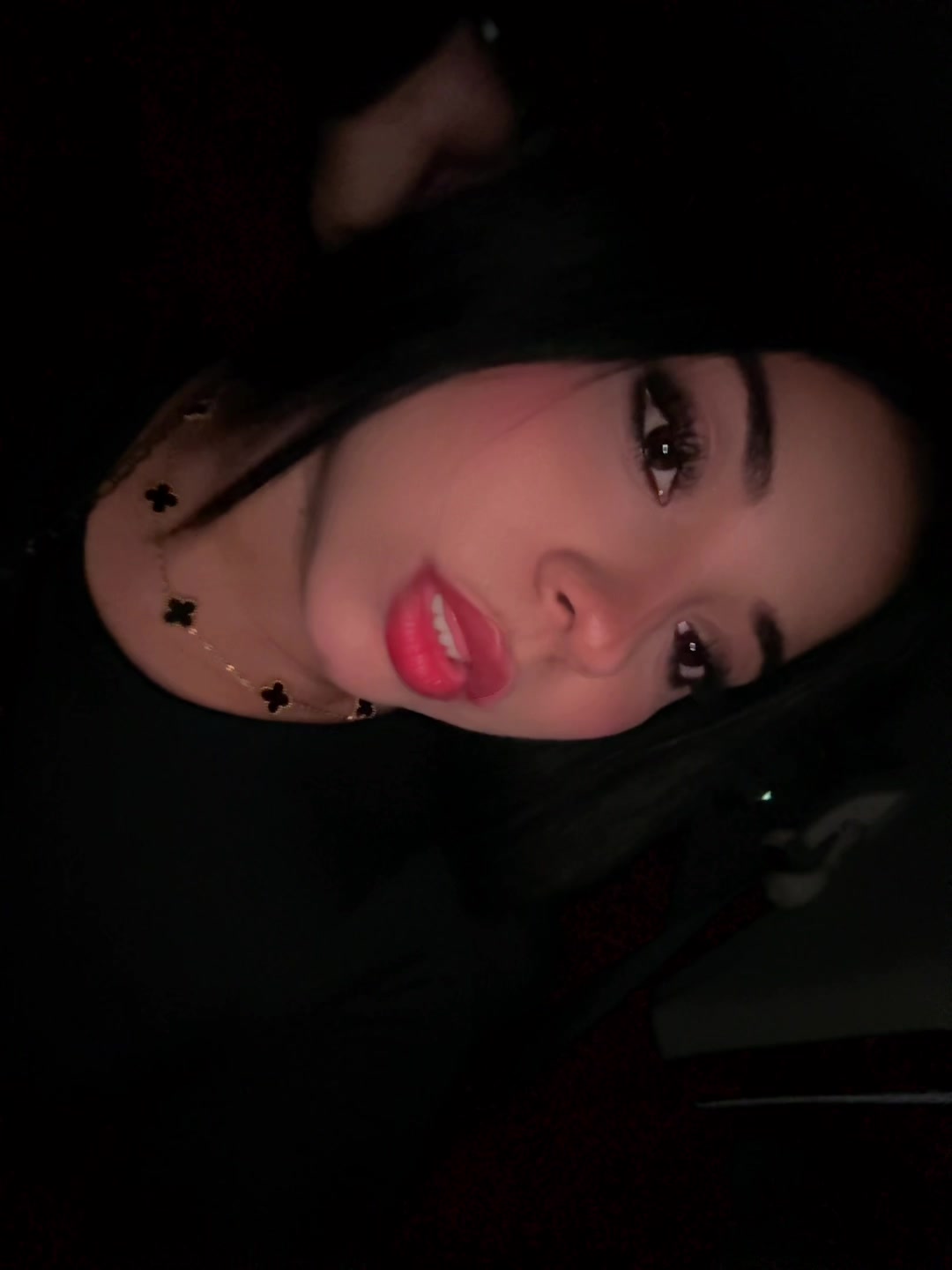 @PRISCILA