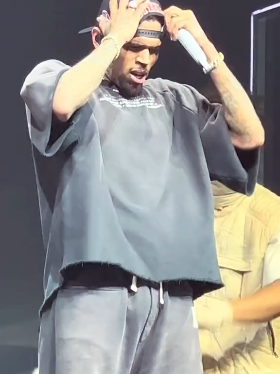 @chrisbreezybrown