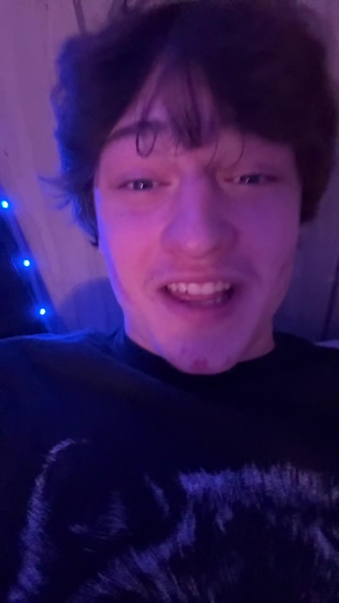 @james(GiggleSquad)