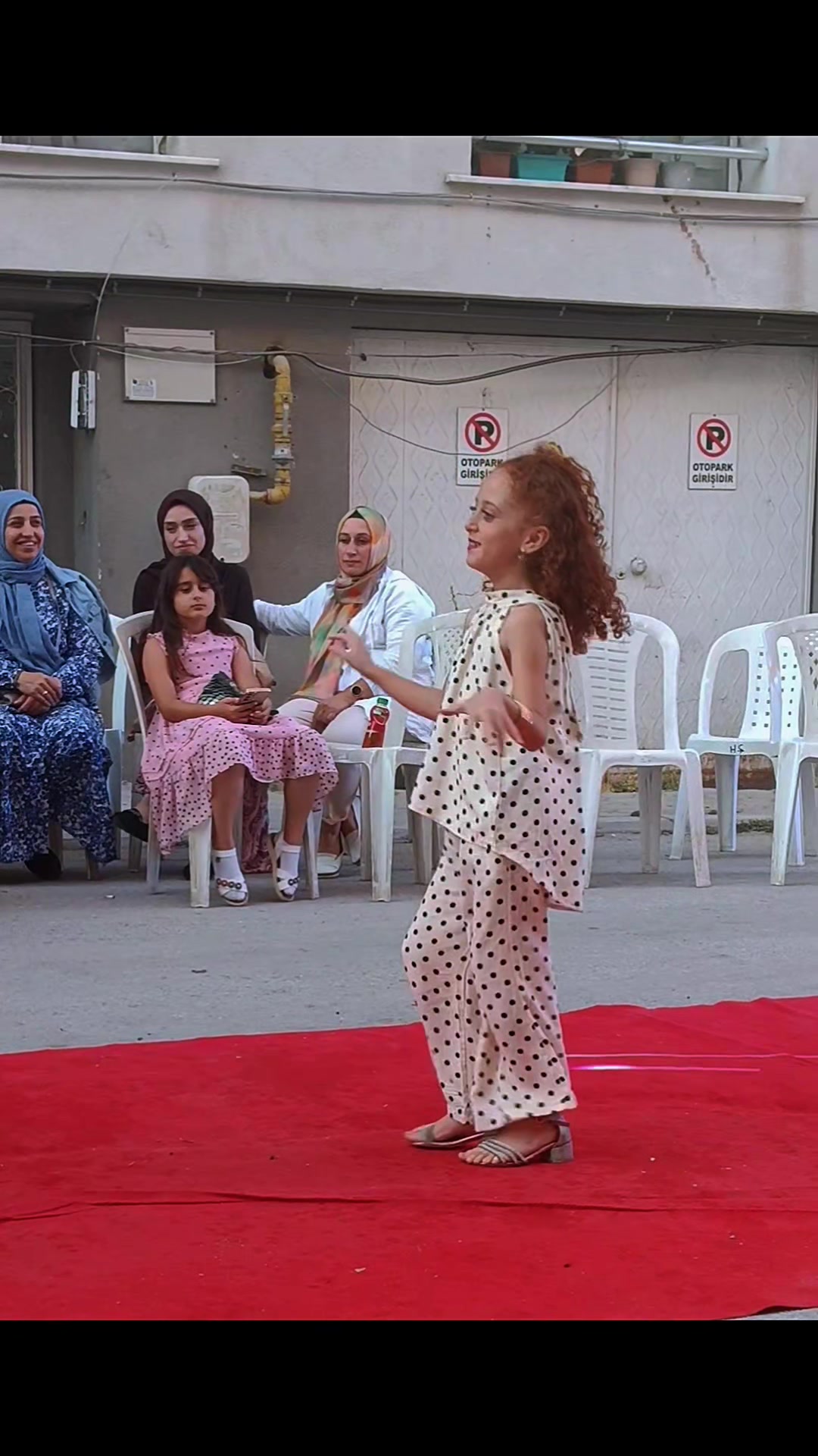 @Almina Savaş Döndür