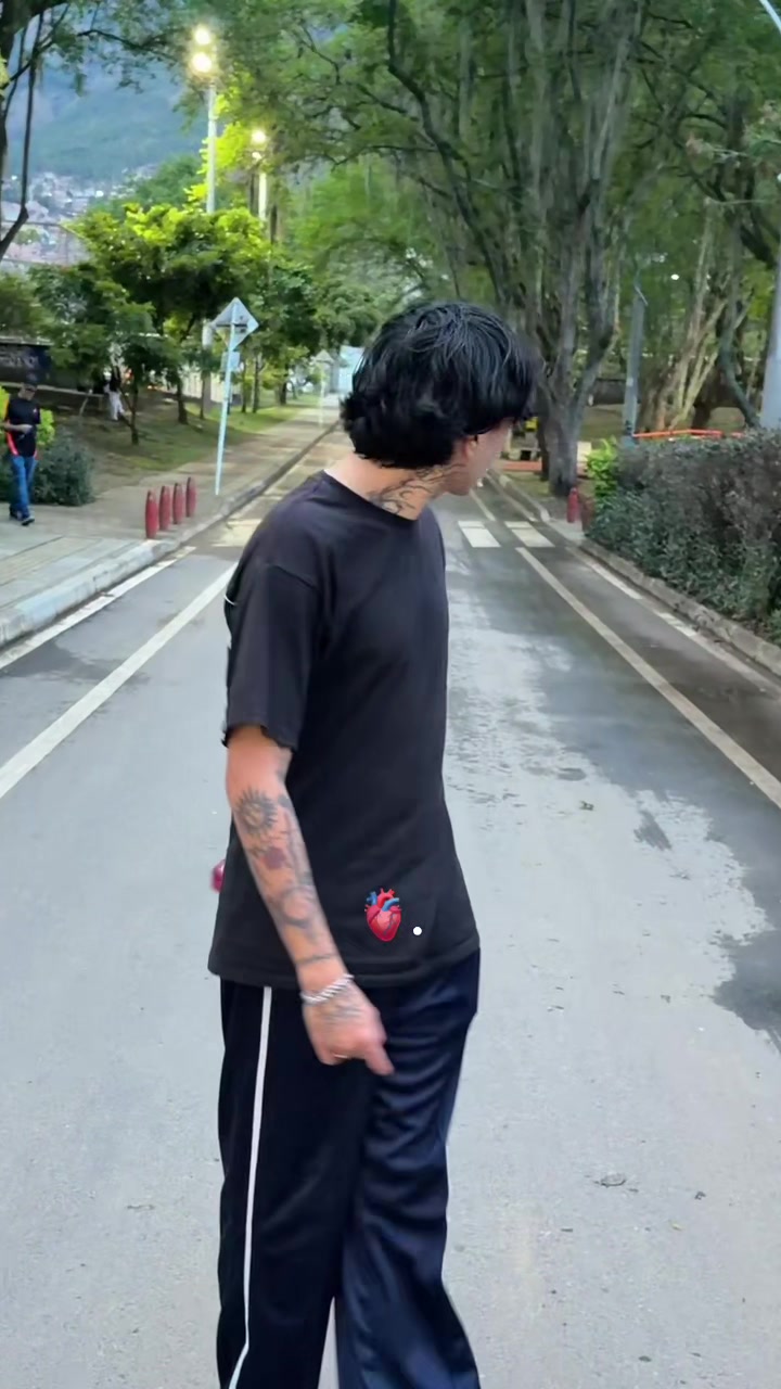 @Strange 🖤