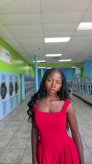 @Dark_girl_hawa