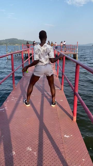@Sharifahbooty 🇺🇬