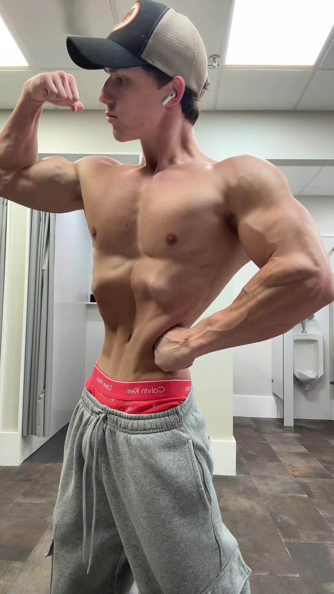 @d33jaee_lifts