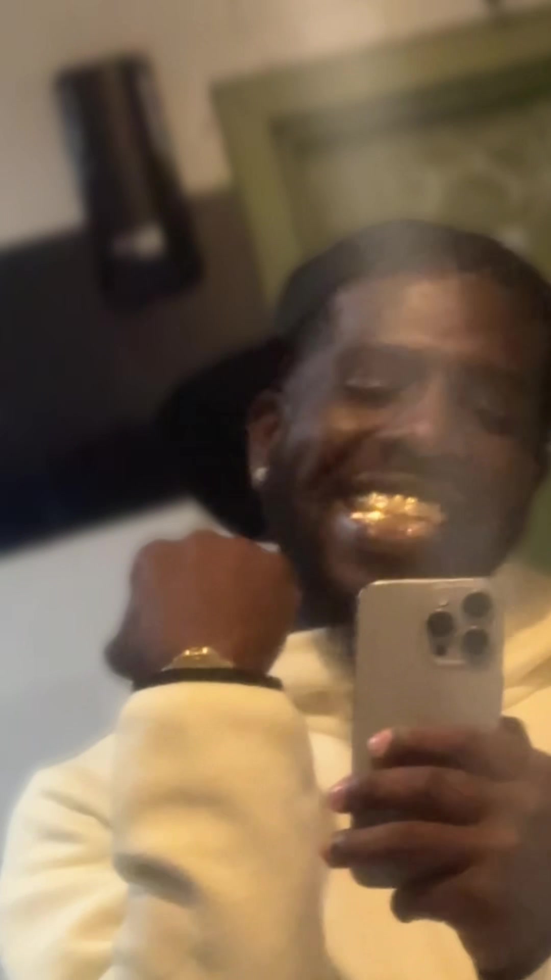 @OZZYJO3L