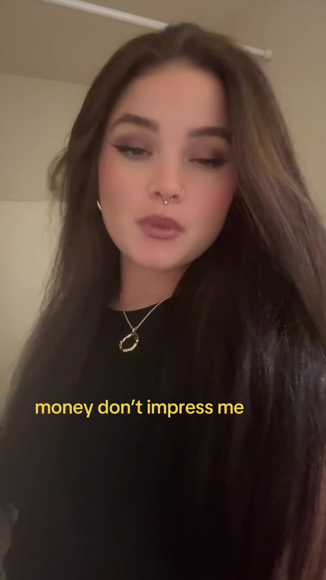 @mía