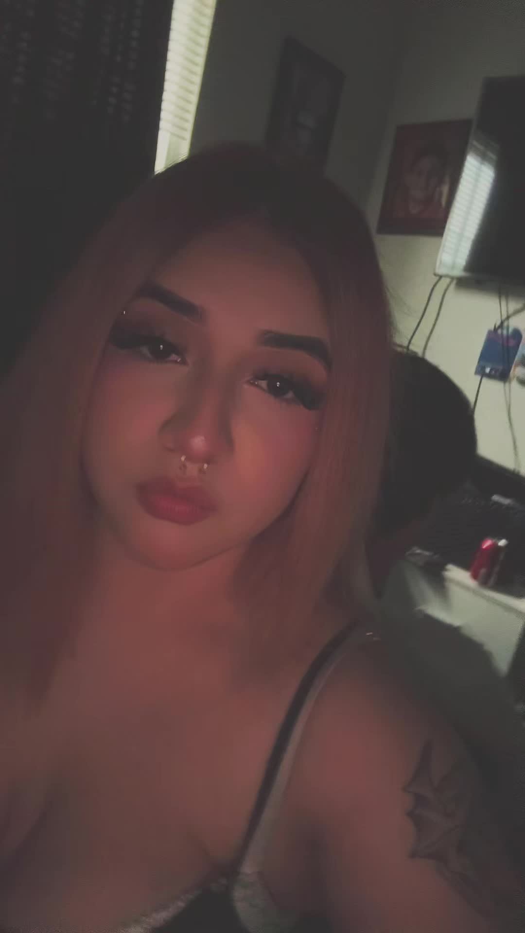 @Mia 🪬