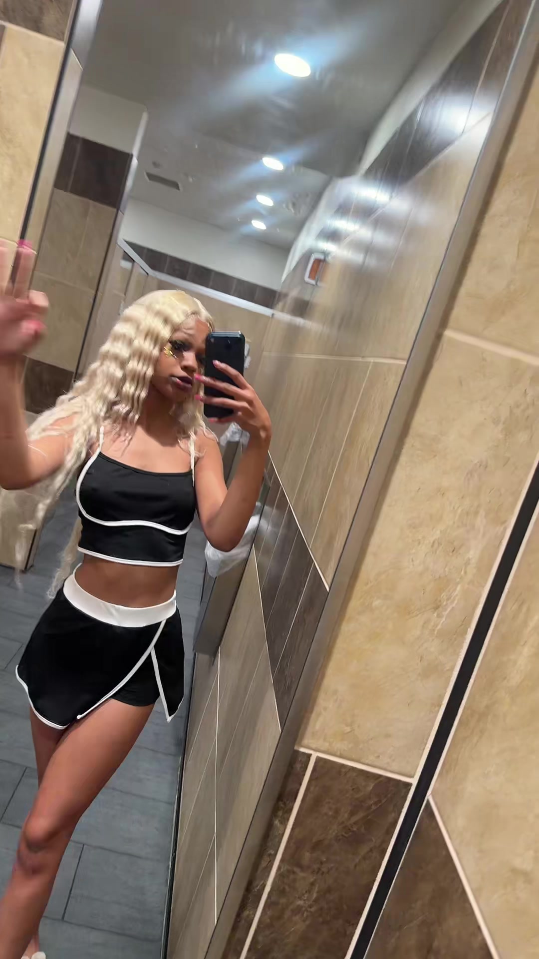 @Farahheartss