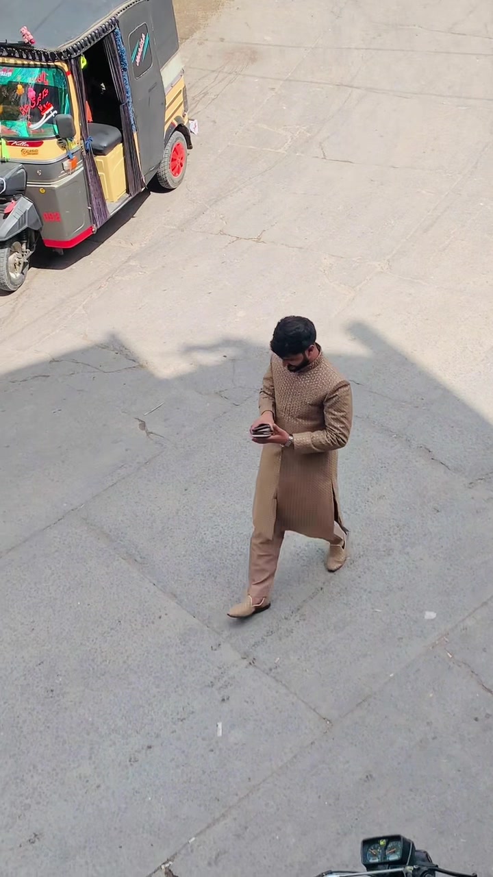 @Qamir Kashmiri