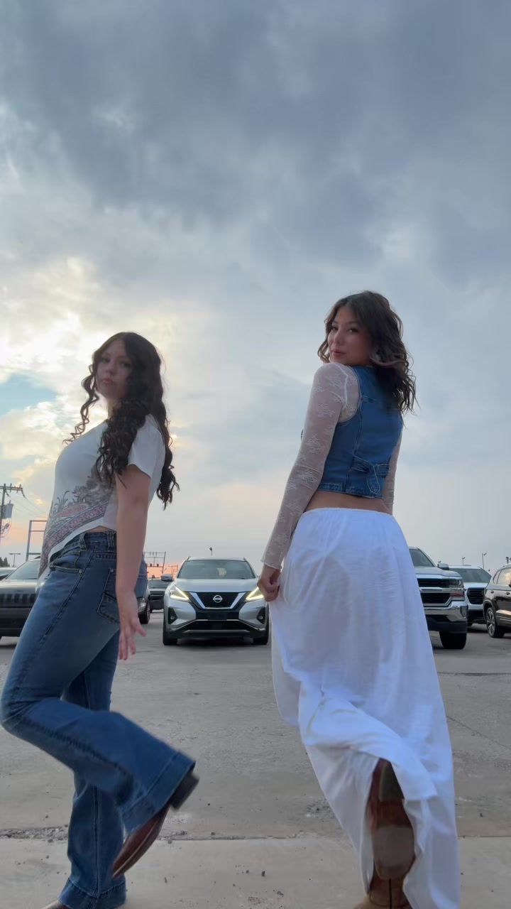 @Meekas dances