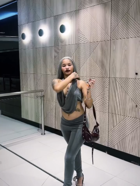 @Twerk Queen